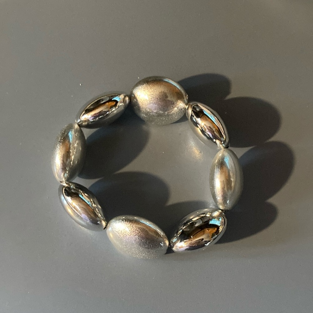 Elastic bracelet